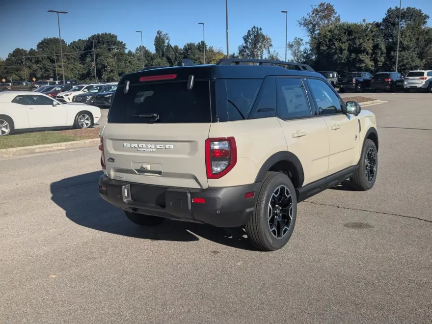 2025 Ford Bronco Sport Outer Banks photo 1