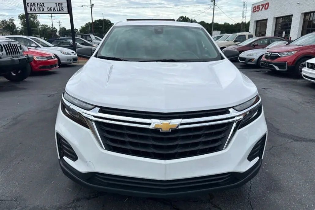 2024 Chevrolet Equinox LS photo 1