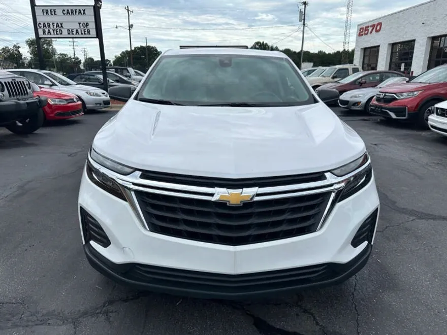 2024 Chevrolet Equinox LS photo 1