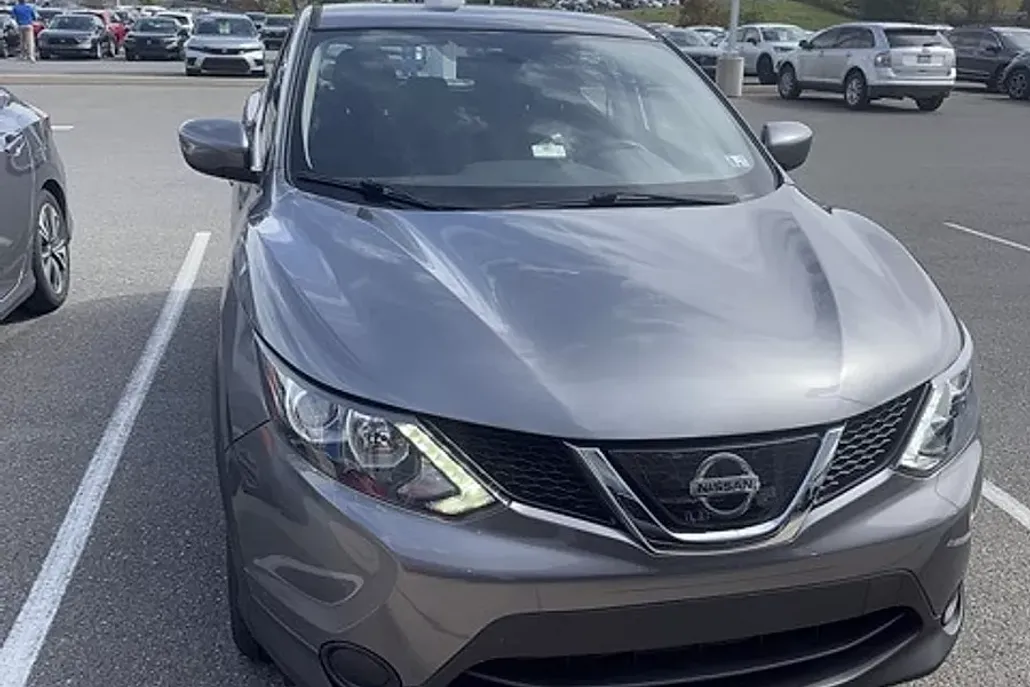 2019 Nissan Rogue Sport S photo 1