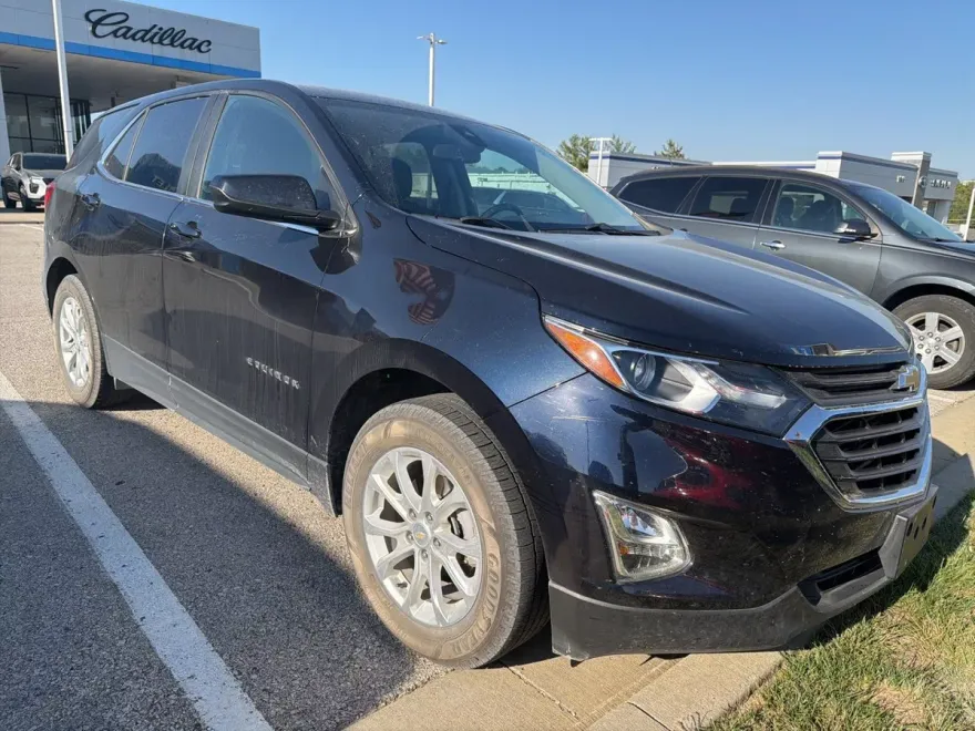 2021 Chevrolet Equinox LT photo 1