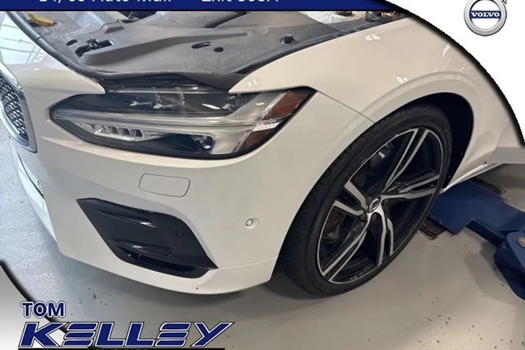 2020 Volvo S90 T6 R-Design photo 1