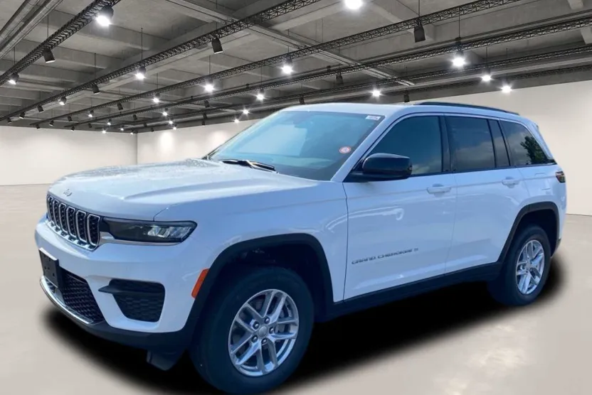 2025 Jeep Grand Cherokee Laredo X photo 1
