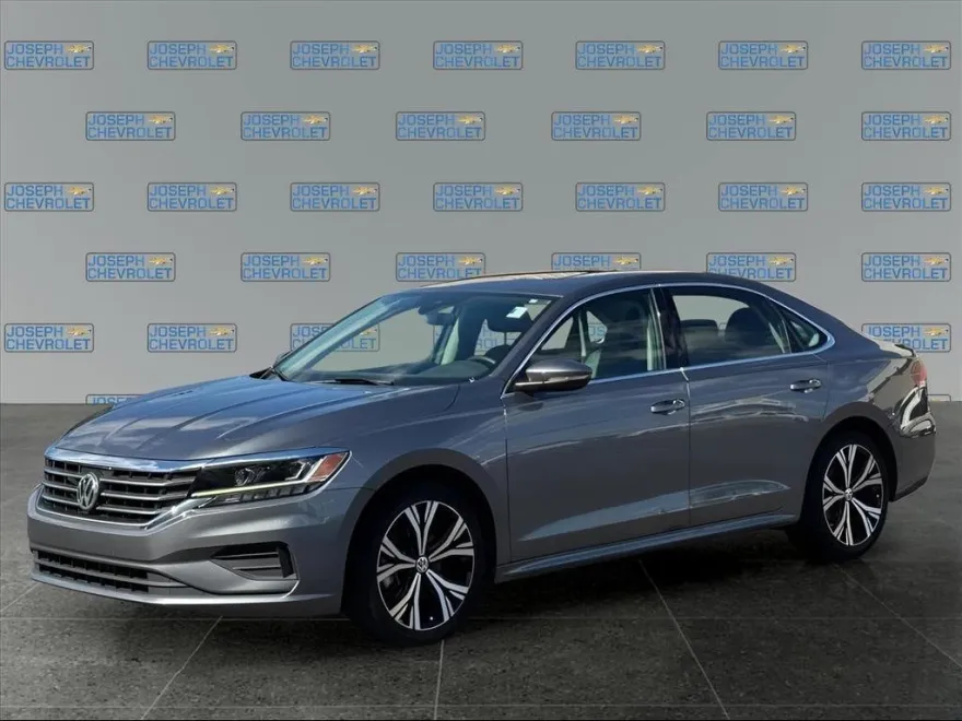 2021 Volkswagen Passat 2.0T SE photo 1