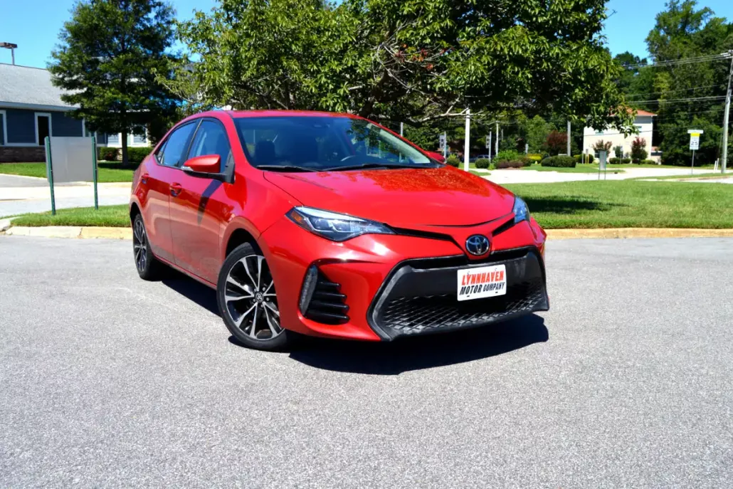 2018 Toyota Corolla SE photo 1