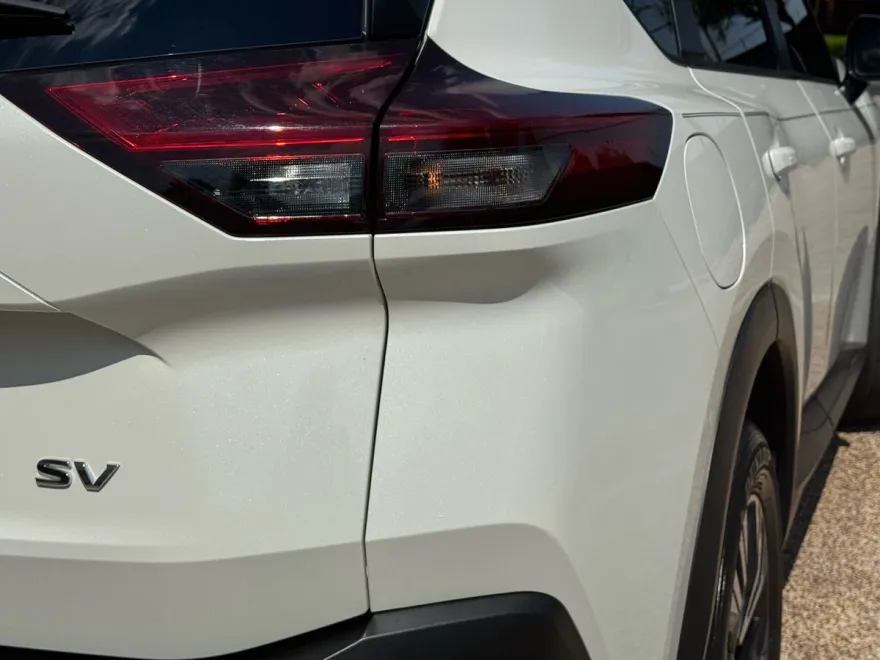 2023 Nissan Rogue SV photo 1