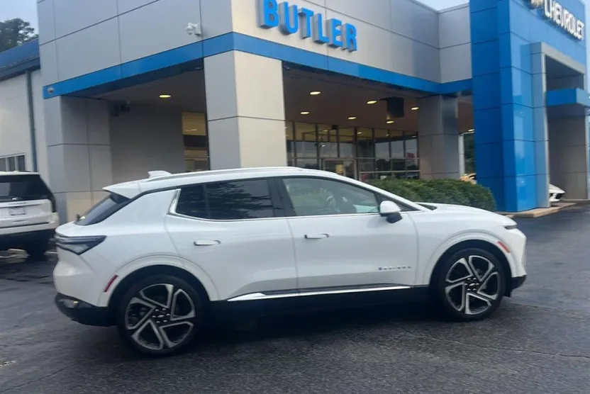 2025 Chevrolet Equinox EV 1LT photo 1