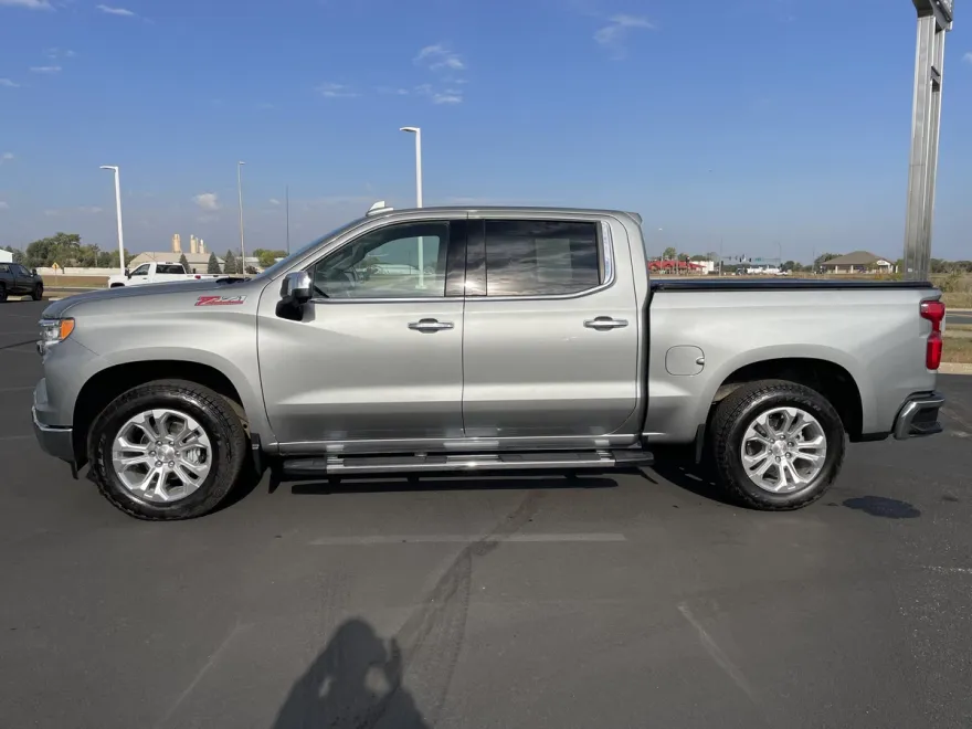 2024 Chevrolet Silverado 1500 LTZ photo 1