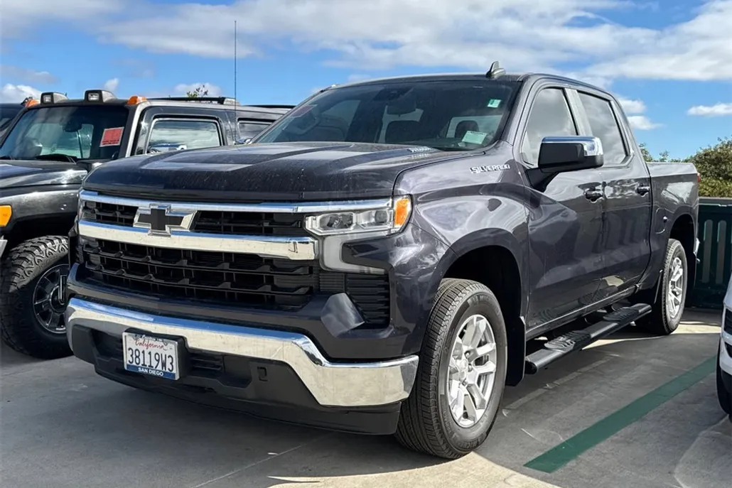 2023 Chevrolet Silverado 1500 LT photo 1