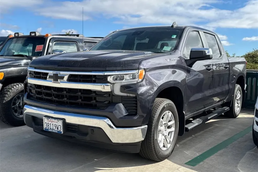2023 Chevrolet Silverado 1500 LT photo 1