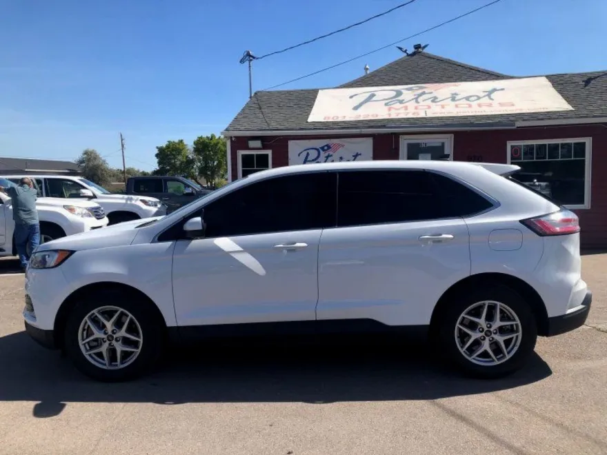 2023 Ford Edge SEL photo 1