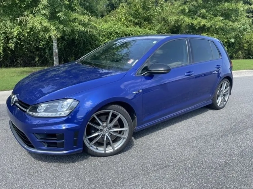 2017 Volkswagen Golf R 4Motion photo 1