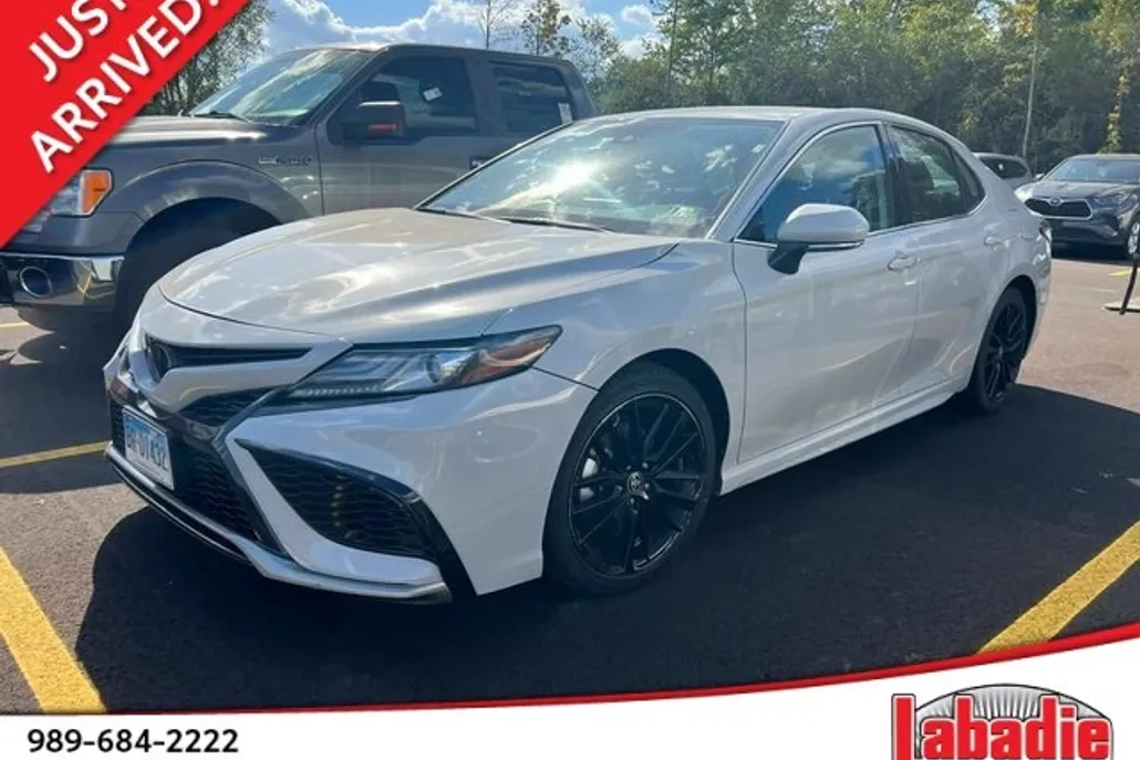 2023 Toyota Camry XSE photo 1