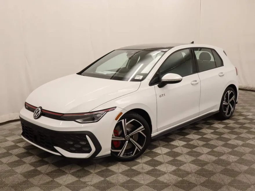 2025 Volkswagen Golf GTI SE photo 1