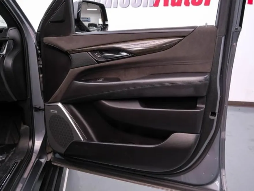 2020 Cadillac Escalade Platinum photo 34