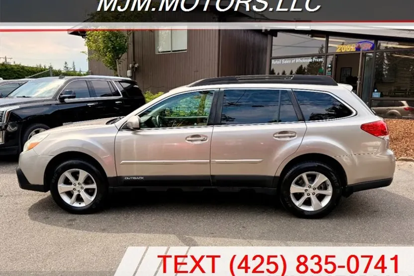 2014 Subaru Outback 2.5i Limited photo 1