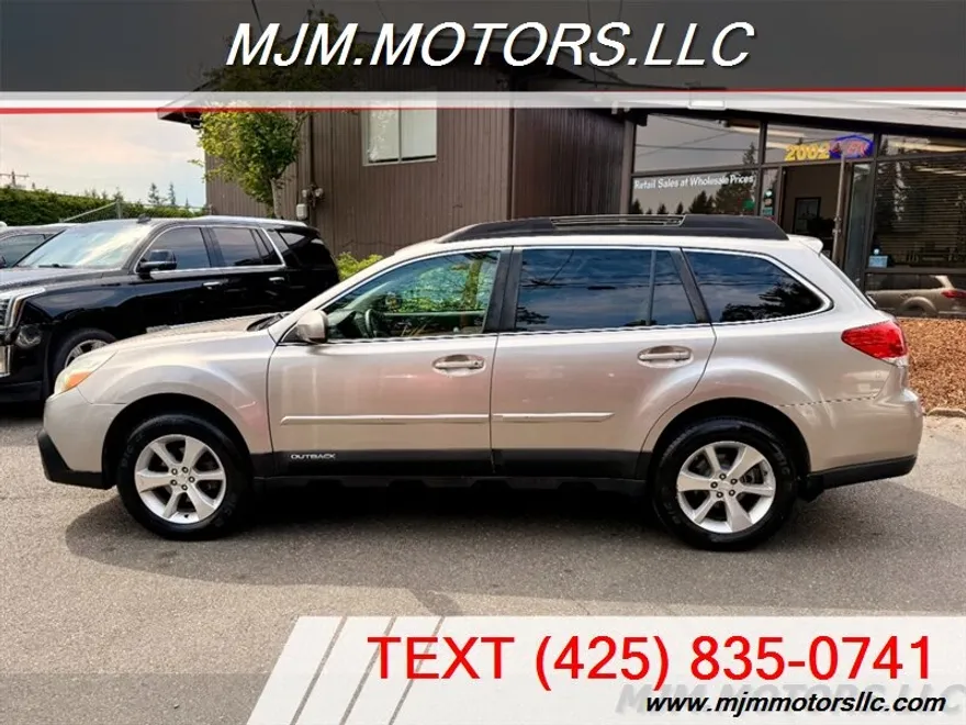 2014 Subaru Outback 2.5i Limited photo 1