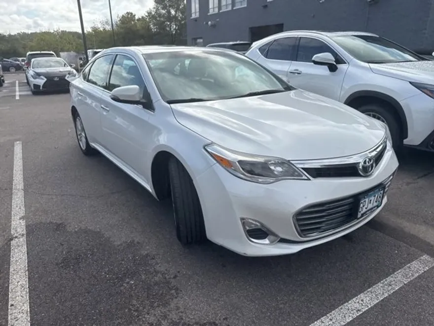 2015 Toyota Avalon XLE Premium photo 1