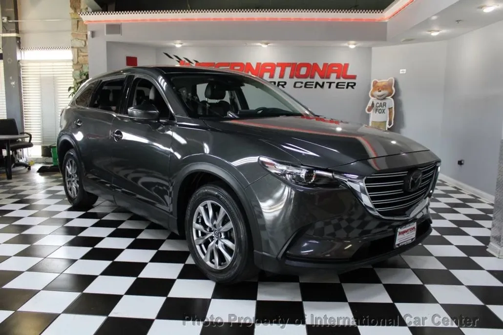 2018 Mazda CX-9 Touring photo 1