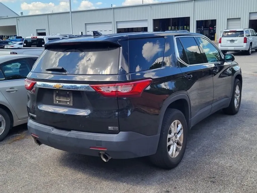 2019 Chevrolet Traverse LS photo 1