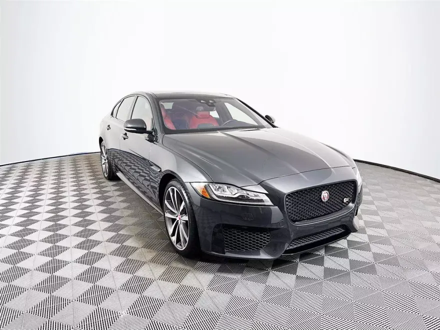 2016 Jaguar XF S photo 1