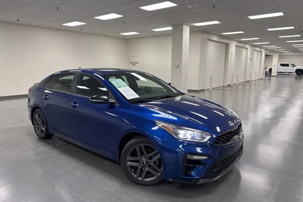 2020 Kia Forte GT-Line photo 1