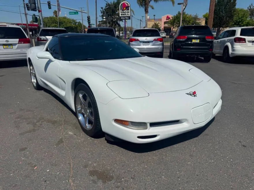 2004 Chevrolet Corvette photo 1