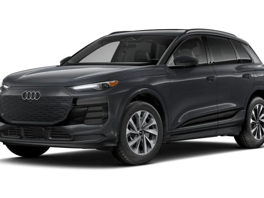 2025 Audi e-tron Premium photo 1
