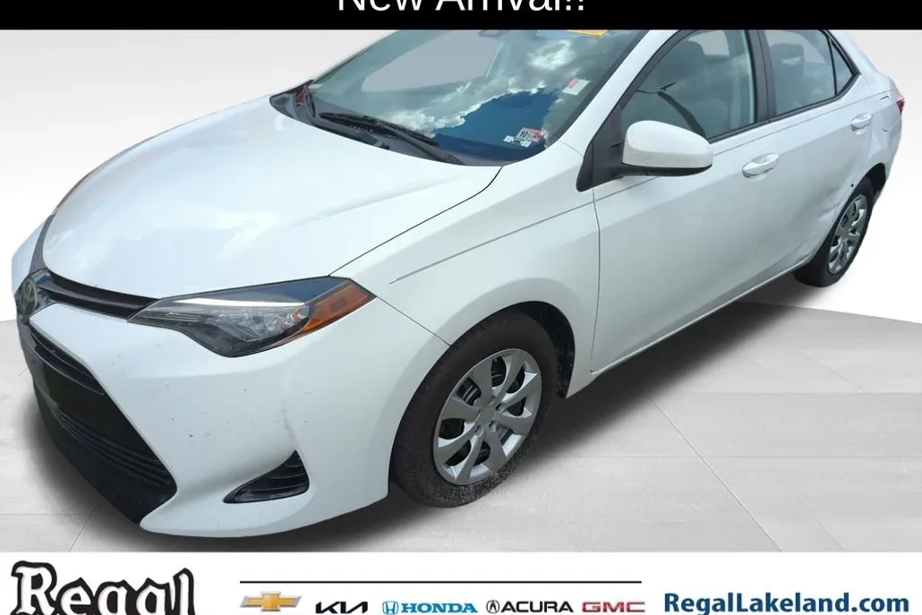 2017 Toyota Corolla L photo 1