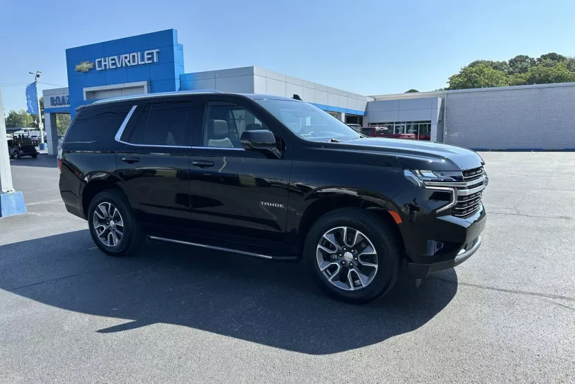 2023 Chevrolet Tahoe LT photo 1