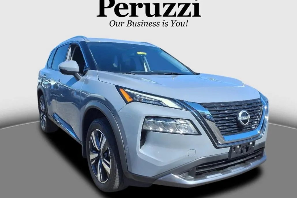 2023 Nissan Rogue SL photo 1
