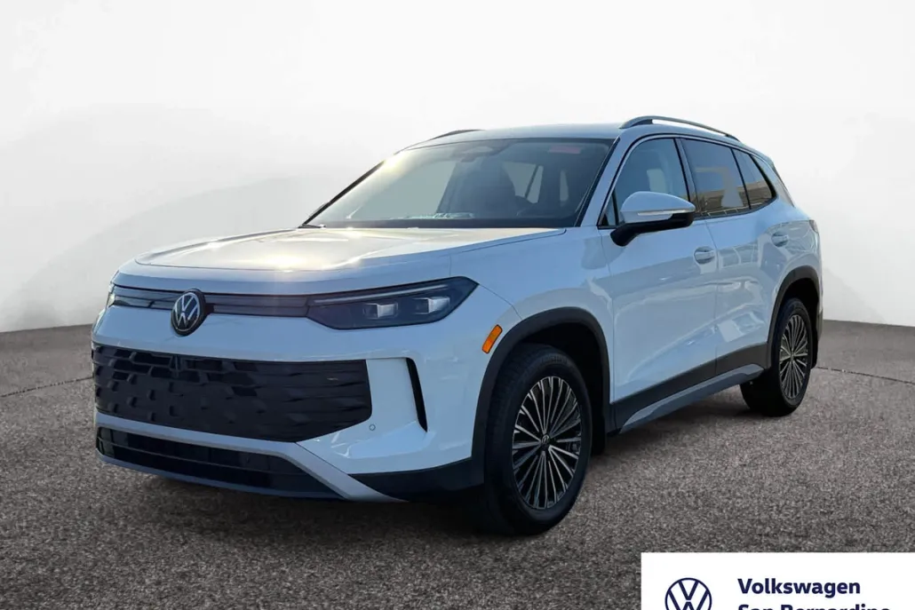 2025 Volkswagen Tiguan S photo 1