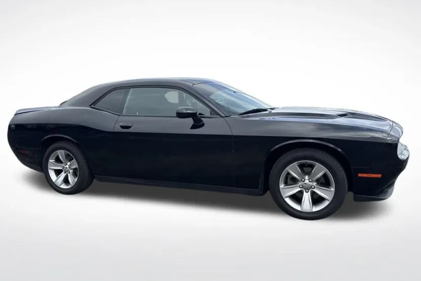 2020 Dodge Challenger SXT photo 1