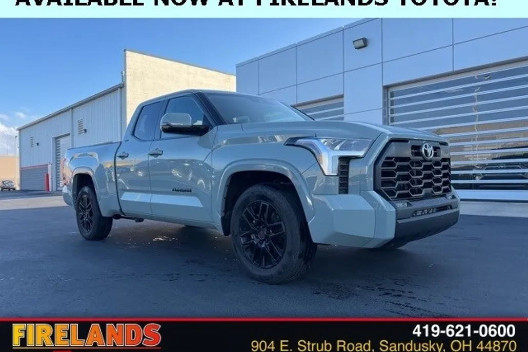 2024 Toyota Tundra SR5 photo 1