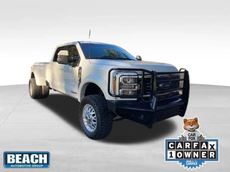 2023 Ford F-450 Lariat photo 1