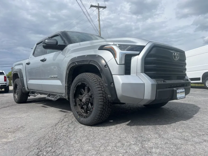 2022 Toyota Tundra SR5 photo 1
