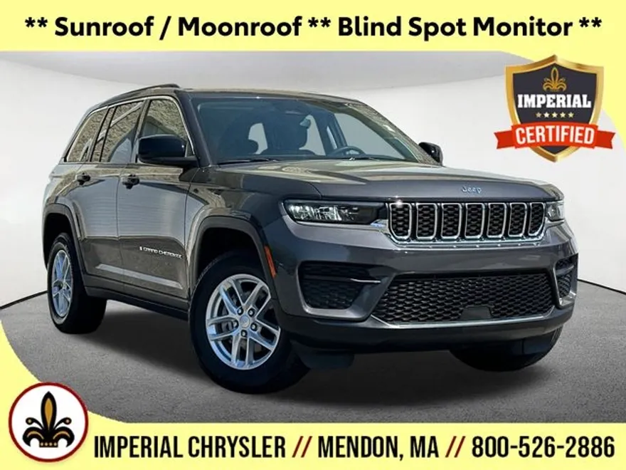 2023 Jeep Grand Cherokee Laredo photo 1