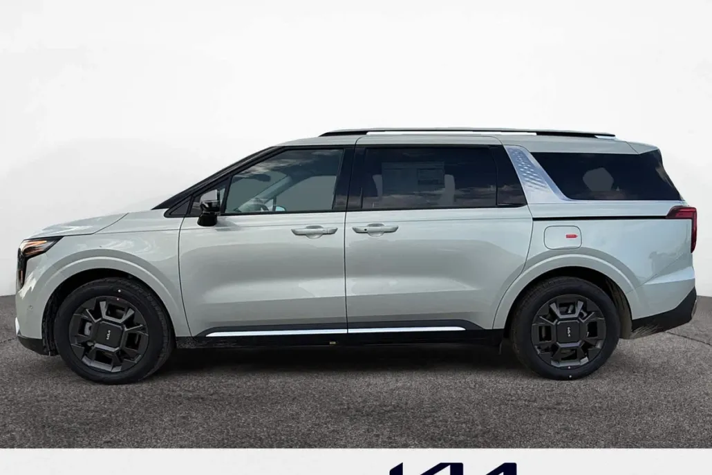 2026 Kia Carnival SX photo 1