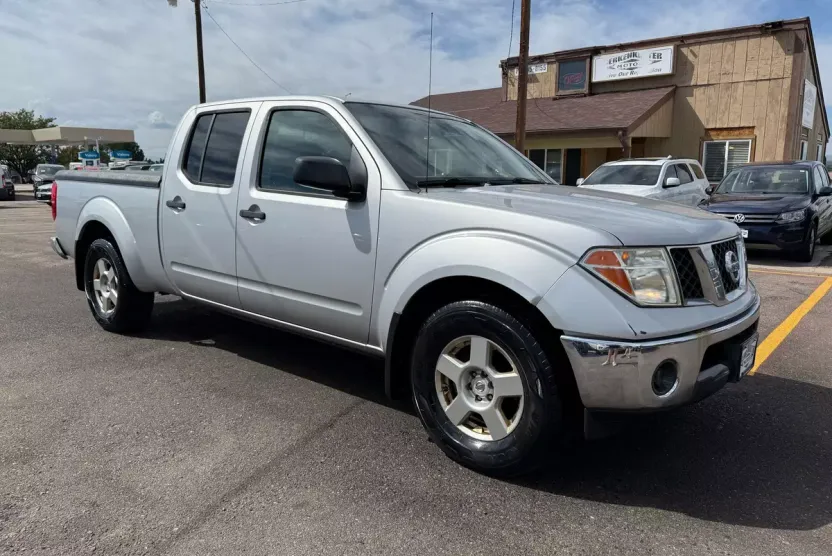 2008 Nissan Frontier SE photo 1