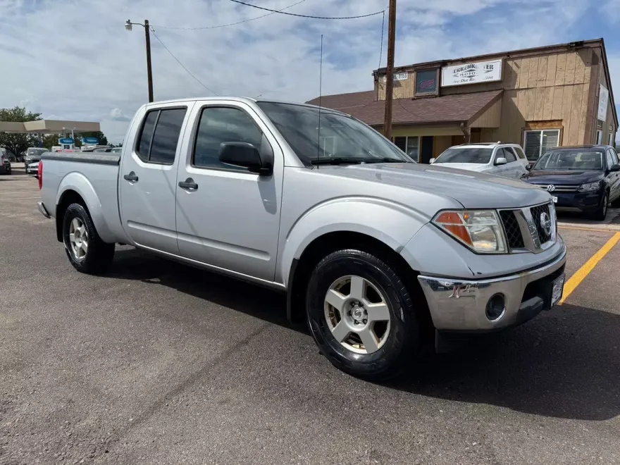2008 Nissan Frontier SE photo 1
