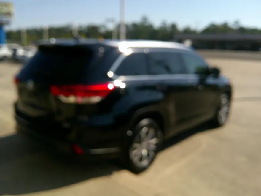 2018 Toyota Highlander XLE photo 1