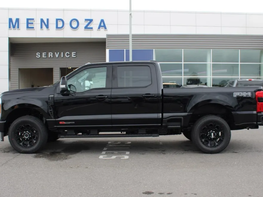 2025 Ford F-250 Lariat photo 1