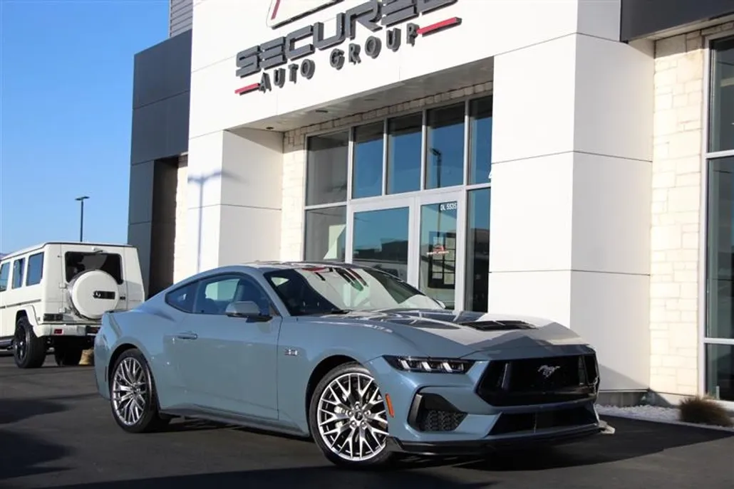 2024 Ford Mustang GT Premium photo 1