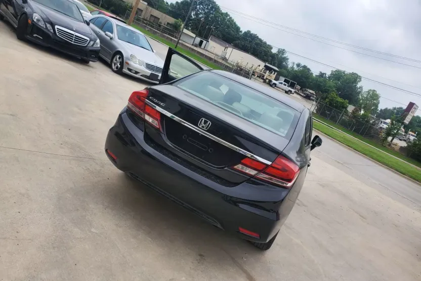 2013 Honda Civic LX photo 1