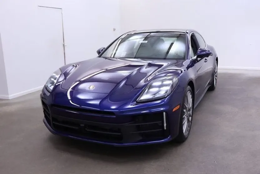 2024 Porsche Panamera 4 photo 1