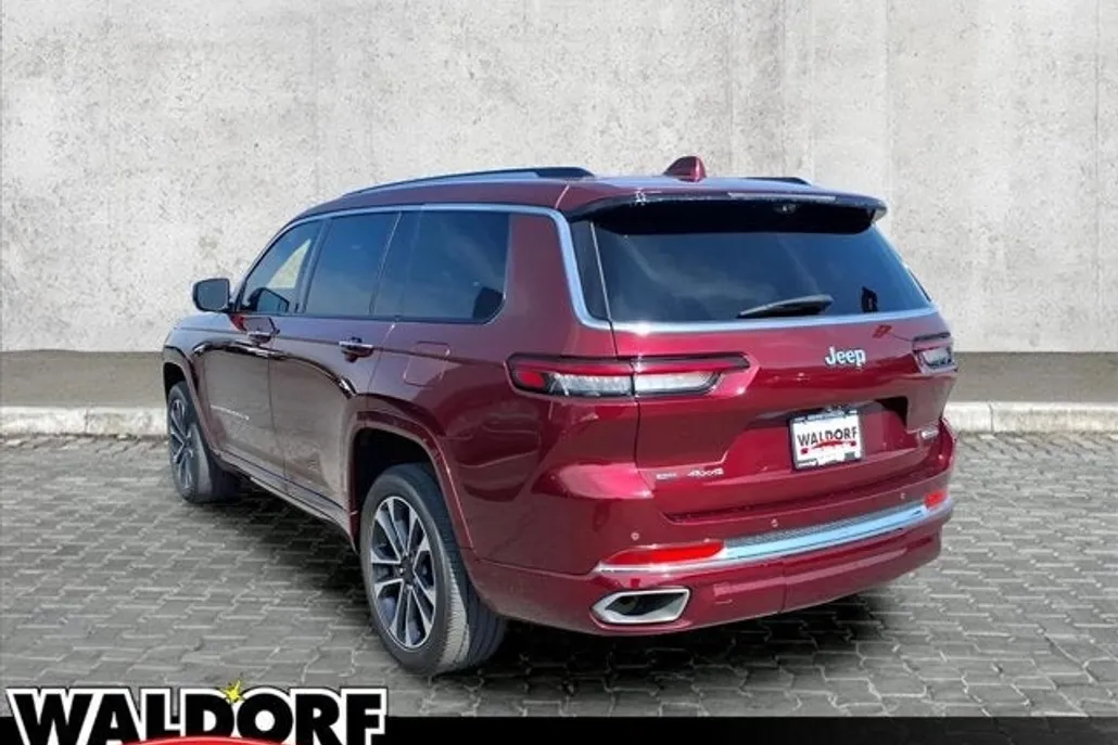 2022 Jeep Grand Cherokee Overland photo 1