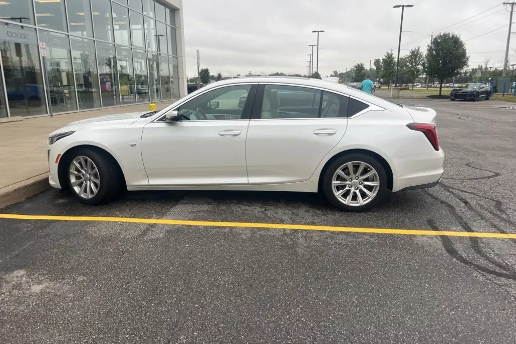 2021 Cadillac CT5 Luxury photo 1