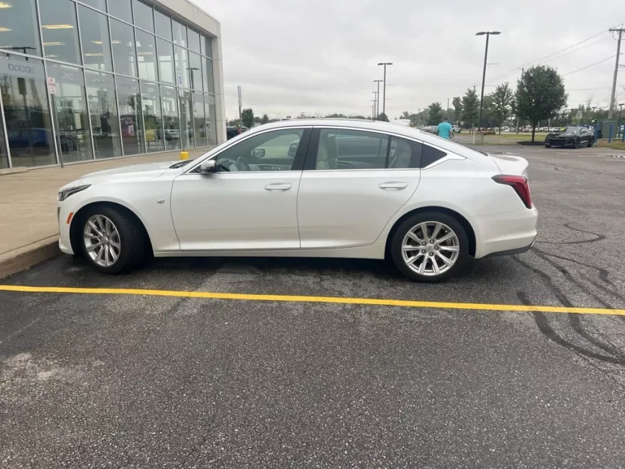 2021 Cadillac CT5 Luxury photo 1