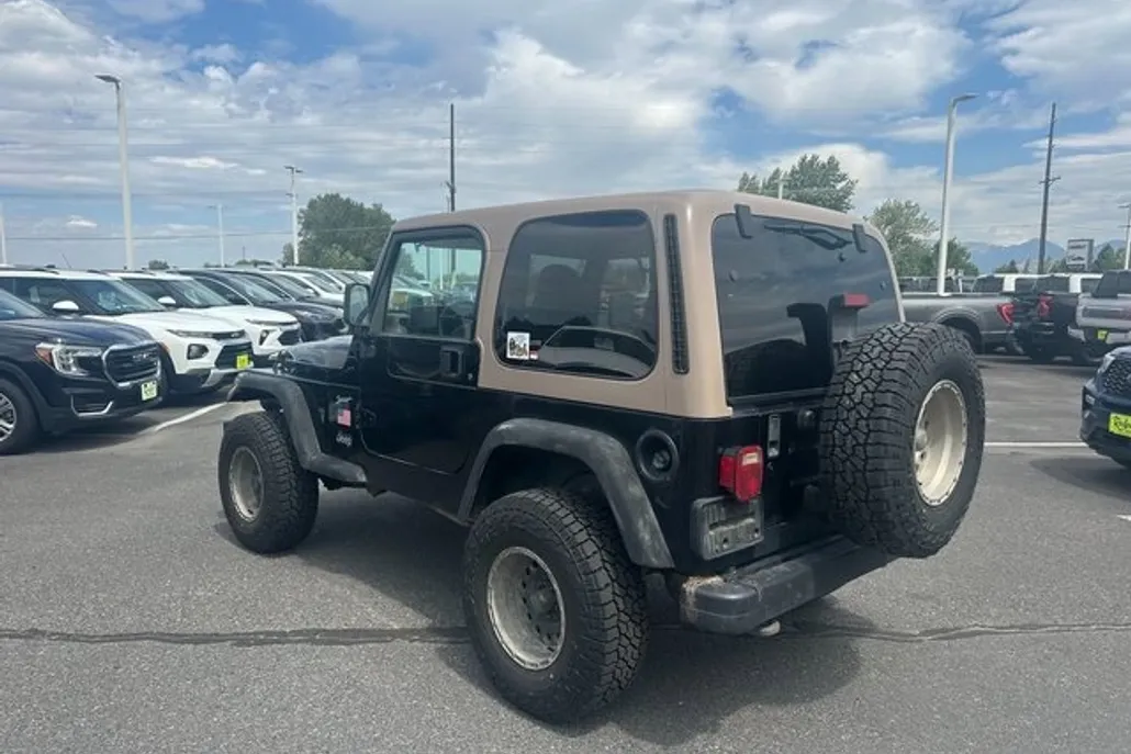 2002 Jeep Wrangler Sport photo 1