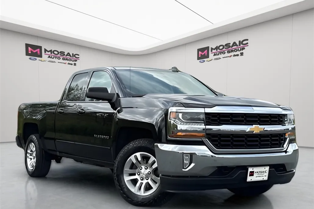 2018 Chevrolet Silverado 1500 LT photo 1